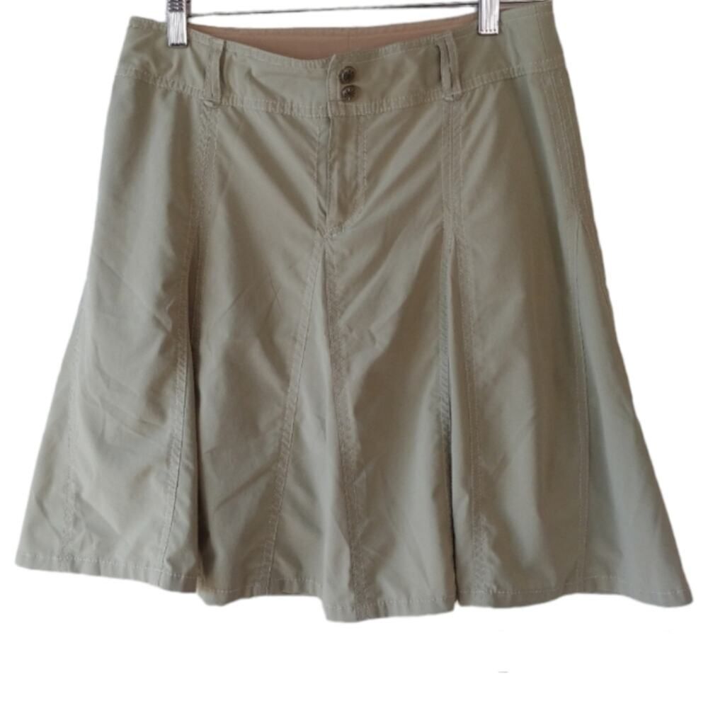 Athleta Light Green Women's Skorts Zip Snap Closure Size 10